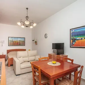 politeama-guest-house-pomelia.palermohotels.org/